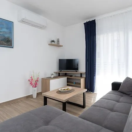 Apartament Jugo *