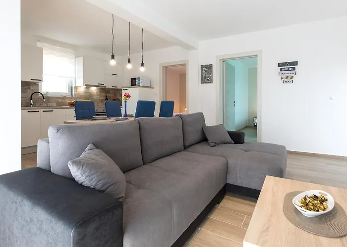 Jugo Apartman *